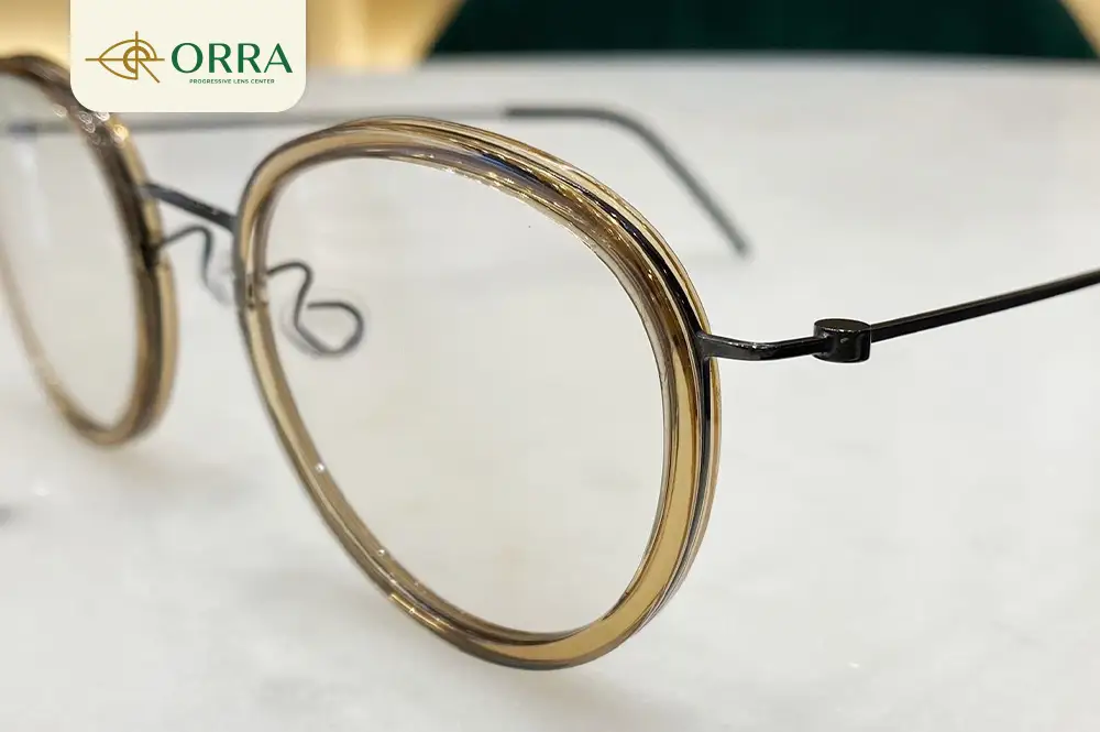 เลนส์โปรเกรสซีฟ เปลี่ยนสี คือ